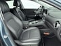 Hyundai Kona Electric EV PREMIUM 64 kWh | 3- FASE | NAVI | CLIMA | ADAPT. CRUISE | CAMERA | HUD | LEDER | STUUR- & STOELVERWARMING | WARMTEPOMP | PRIVACY GLASS | WLTP 481 KM! |
