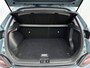 Hyundai Kona Electric EV PREMIUM 64 kWh | SoH 93,2% | 3- FASE | NAVI | CLIMA | ADAPT. CRUISE | CAMERA | HUD | LEDER | STUUR- & STOELVERWARMING | WARMTEPOMP | PRIVACY GLASS | WLTP 481 KM! |