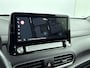 Hyundai Kona Electric EV PREMIUM 64 kWh | 3- FASE | NAVI | CLIMA | ADAPT. CRUISE | CAMERA | HUD | LEDER | STUUR- & STOELVERWARMING | WARMTEPOMP | PRIVACY GLASS | WLTP 481 KM! |
