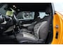 MINI Cooper S 2.0 Chili Serious Business 192pk Stoelverwarming/Navigatie/Camera