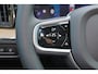 Volvo XC60 T6 Plug-in hybrid AWD Plus Dark - Panoramisch schuif-kanteldak - 21 inch - Head-up display - 360º camera - Harman Kardon - Adaptive Cruise Control met Pilot Assist - BLIS dodehoekassistentie - Stoelverwarming voor & achter - Verwarmbaar stuur - Keyless - 6,4kW boordlader (2 fase) - Elektr. verstelbare voorstoelen met geheugen - Pre-conditioning met timer - Apple®CarPlay - 11,2 inch touchscreen