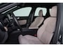 Volvo XC60 T6 Plug-in hybrid AWD Plus Dark - Panoramisch schuif-kanteldak - 21 inch - Head-up display - 360º camera - Harman Kardon - Adaptive Cruise Control met Pilot Assist - BLIS dodehoekassistentie - Stoelverwarming voor & achter - Verwarmbaar stuur - Keyless - 6,4kW boordlader (2 fase) - Elektr. verstelbare voorstoelen met geheugen - Pre-conditioning met timer - Apple®CarPlay - 11,2 inch touchscreen