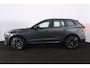 Volvo XC60 T6 Plug-in hybrid AWD Plus Dark - Panoramisch schuif-kanteldak - 21 inch - Head-up display - 360º camera - Harman Kardon - Adaptive Cruise Control met Pilot Assist - BLIS dodehoekassistentie - Stoelverwarming voor & achter - Verwarmbaar stuur - Keyless - 6,4kW boordlader (2 fase) - Elektr. verstelbare voorstoelen met geheugen - Pre-conditioning met timer - Apple®CarPlay - 11,2 inch touchscreen