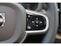 Volvo XC60 T6 Plug-in hybrid AWD Plus Dark - Panoramisch schuif-kanteldak - 21 inch - Head-up display - 360º camera - Harman Kardon - Adaptive Cruise Control met Pilot Assist - BLIS dodehoekassistentie - Stoelverwarming voor & achter - Verwarmbaar stuur - Keyless - 6,4kW boordlader (2 fase) - Elektr. verstelbare voorstoelen met geheugen - Pre-conditioning met timer - Apple®CarPlay - 11,2 inch touchscreen