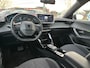 Peugeot e-2008 EV Active 54 kWh 54KWH! | Camera | All-Season banden | Navigatie | Carplay | Cruise | Climate | LED 16" Lichtmetaal | Achteruitrijcamera | Airco (automatisch) | Cruise control