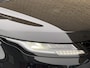 Land Rover Range Rover Evoque 1.5 P300e AWD R-Dynamic SE | Panoramadak | Blackline | Camera | Navigatie | Afneembare trekhaak | Lederen bekleding | Apple CarPlay / Android Auto | Cruise control | Lane assist | Stoel&stuurverwarming | Dodehoekdetectie | 20 inch LMV | LED | DAB | Elektrische achterklep | Volledig onderhouden!