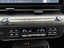 Hyundai Kona Electric Premium Sky 65.4 kWh / Fabrieksgarantie t/m 12-2029 / SOH 100% / Origineel Nederlands / Afneembare Trekhaak(750KG) / All-season Banden / Navigatie / Stoel-/Stuurverwarming / Achteruitrijcamera / Apple carplay/Android Auto /