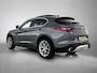 Alfa Romeo Stelvio 2.0 T AWD First Edition 280pk Automaat | 1ste Eigenaar | Schuif-/Kanteldak | Elektrische Klep | Elektrische Bestuurdersstoel | 20"LMV | Houtafwerking | Navigatie | Climate Control | Cruise Control | Stoelverwarming | Dodehoekdetectie |