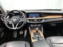 Alfa Romeo Stelvio 2.0 T AWD First Edition 280pk Automaat | 1ste Eigenaar | Schuif-/Kanteldak | Elektrische Klep | Elektrische Bestuurdersstoel | 20"LMV | Houtafwerking | Navigatie | Climate Control | Cruise Control | Stoelverwarming | Dodehoekdetectie |
