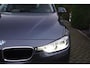 BMW 3-Serie Touring 320i Centennial High Executive Autom Panodak Leder Stoelverw Navi Clima Cruise LED Kopl PDC LMV Trekh ENZ