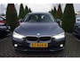 BMW 3-Serie Touring 320i Centennial High Executive Autom Panodak Leder Stoelverw Navi Clima Cruise LED Kopl PDC LMV Trekh ENZ