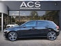 Mercedes-Benz A-klasse 250 e | AMG | 2022 | Ambient light | Widescreen | 66dkm | Rijklaar | Nieuwstaat!