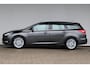 Ford Focus Wagon 1.5 Titanium | Trekhaak | Parkeersensoren V+A | Cruise control | Verwarmde voorruit | Keyless |