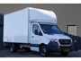 Mercedes-Benz Sprinter 519 3.0 CDI V6 N1 BAKWAGEN DUBBELLUCHT, AUT. LED, 3.5T TREKHAAK, LEDER, GEVEERDE STOEL, ADAPT. CRUISE, TREKHAAK, MBUX 10'', NAVI, CLIMA, MEUBELBAK, DUBBEL LUCHT