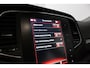Renault Megane Estate 1.3 TCe Limited Trekhaak/Camera/All season banden/parkeersensoren voor en achter