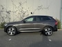 Volvo XC60 T6 Plug-in hybrid AWD Plus Dark | Adaptieve Cruise Control | BLIS Dodehoek Detectie | Trekhaak | 360 Camera | Getint Glas | Stoel + Stuurverwarming | Adaptieve Koplampen |