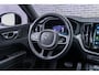 Volvo XC60 2.0 T6 Plug-in hybrid AWD R-Design | Google | Long Range | Elektrische Stoelverstelling | Adaptieve Cruise Control | Stoel-/Stuurverwarming | Massagestoelen | Schuif-/Kanteldak | Parkeercamera | Head-Up Display | Parkeerverwarming | Keyless Entry | Lederen Bekleding | Memory | Zitverlenging | Elek. Achterklep