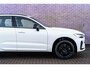 Volvo XC60 2.0 T6 Plug-in hybrid AWD R-Design | Google | Long Rang | Elektrische Stoelverstelling | Adaptieve Cruise Control | Stoel-/Stuurverwarming | Massagestoelen | Schuif-/Kanteldak | Parkeercamera | Head-Up Display | Parkeerverwarming | Keyless Entry | Lederen Bekleding | Memory | Zitverlenging | Elek. Achterklep