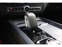 Volvo XC60 2.0 T6 Plug-in hybrid AWD Plus Dark | Adaptive cruise control | dode hoek detectie | Parkeersensoren vóór + achter | 360 camera | Stoelverwarming vóór + achter | Stuurwielverwarming | Trekhaak | All season banden | Elektr. verstelbare voorstoelen |