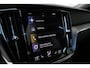 Volvo V60 2.0 T6 Twin Engine AWD R-Design | Panoramadak | Premium geluidsysteem van Harman Kardon | Trekhaak | Head-Up Display | Elektrisch verstelbare bestuurdersstoel met geheugen | Sportstuur en stoelen | Dodehoeksensoren |