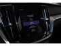 Volvo V60 2.0 T6 Twin Engine AWD R-Design | Panoramadak | Premium geluidsysteem van Harman Kardon | Trekhaak | Head-Up Display | Elektrisch verstelbare bestuurdersstoel met geheugen | Sportstuur en stoelen | Dodehoeksensoren |