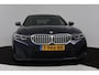 BMW 3-Serie 318i (STOELVERWARMING, STUURVERWARMING, ACHTERUITRIJCAMERA, PARKEERSENSOREN, NAVIGATIE)