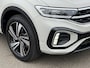 Volkswagen T-Roc 1.5 TSI 150pk DSG R-Line | Camera | Keyless | Elek. Achterklep | Dode hoek | Rijklaar incl. 1 jaar Bovag garantie
