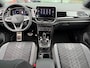 Volkswagen T-Roc 1.5 TSI 150pk DSG R-Line | Camera | Keyless | Elek. Achterklep | Dode hoek | Rijklaar incl. 1 jaar Bovag garantie