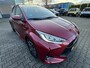 Toyota Yaris 1.5 HYBRID DYNAMIC AFN-TREKHAAK LED DEALER-OND APPLE/ANDROID KEYLESS 16"LM-VELGEN NL-AUTO