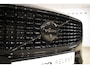 Volvo XC60 T6 350PK Automaat Plug-in Hybrid AWD Plus Black Edition/ Bowers & Wilkins / Navigatie / 360 Camera / Head-up Display / Panoramadak /  Stoelverwarming v+a / Stuurverwarming / 21'' Velgen