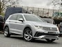 Volkswagen Tiguan 1.4 TSI eHybrid R-Line | Panoramadak | LED | Trekhaak | Business+ | Camera | Adapt Cruise | Marge auto