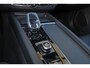 Volvo XC60 T8 Recharge AWD Ultra Black Edition - Panorama/schuifdak - IntelliSafe Assist & Surround - 360º Camera - Harman/Kardon audio - Adaptieve LED koplampen - Verwarmde voorstoelen, stuur & achterbank - Parkeersensoren voor & achter - Elektr. bedienb. voorstoelen met geheugen - Head up display - Draadloze tel. lader - Extra getint glas - 21' LMV