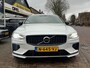 Volvo V60 T6 Plug-in Hybrid 340PK AWD R-Design Automaat + 19"/ Navi/ Clima/ Leder/ CarPlay/ Ad.Cruise/ H&K/ Winterpakket/ Full-LED/ Camera/ Trekhaak/ NL auto