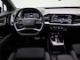 Audi Q4 e-tron 45 quattro Edition 82 kWh l Adaptive cruise control l Head-up display l Stoelverwarming l Elektrisch bedienbare bestuurdersstoel met geheugen l SONOS Premium l Navigatie l Glazen panoramadak l Trekhaak l Character sound l