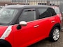 MINI Countryman Mini 1.6 Cooper Pepper 122PK! Stoelverwarming l Airco l 17'LMV l Two tone zwart dak! DEALER OH l TOPSTAAT!