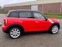 MINI Countryman Mini 1.6 Cooper Pepper 122PK! Stoelverwarming l Airco l 17'LMV l Two tone zwart dak! DEALER OH l TOPSTAAT!