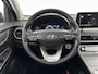 Hyundai Kona Electric EV Premium 64 kWh [ 3-Fase ] {SOH-96%} (INCL-BTW) *LEATHER | KRELL-AUDIO | HEAD-UP | FULL-LED | NAVI-FULLMAP | DAB | ADAPTIVE-CRUISE | KEYLESS | CAMERA | BLINDSPOT | LANE-ASSIST | DIGI-COCKPIT | COMFORTSEATS | HEATPUMP | 17''ALU*