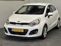 Kia Rio 1.2 CVVT 5 DEURS BUSINESS LINE AIRCO CRUISE CONTROL BLUETOOTH TELEFOON MEDIA VOORBEREIDING MISTLAMPEN VOOR  ZEER MOOI !! Brgl