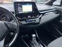 Toyota C-HR 1.8 Hybrid First Edition Navigatie, Dodehoekdetectie, JBL, Stoelverwarming, PDC, Nieuw geleverd en dealeronderhouden, 1e eign.