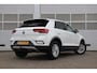 Volkswagen T-Roc 1.0 TSI 110pk Life | Trekhaak | App Connect | Parkeersensoren