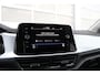 Volkswagen T-Roc 1.0 TSI 110pk Life | Trekhaak | App Connect | Parkeersensoren