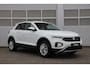 Volkswagen T-Roc 1.0 TSI 110pk Life | Trekhaak | App Connect | Parkeersensoren