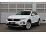 Volkswagen T-Roc 1.0 TSI 110pk Life | Trekhaak | App Connect | Parkeersensoren