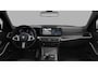BMW 3-Serie 330e M Sport - Ambiance verlichting - Parking Assistant - Getinte Ruiten - Elektrisch verwarmde voorstoelen - In de breedte verstelbare rugleuning voor bestuurder -