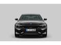 BMW 3-Serie 330e M Sport - Ambiance verlichting - Parking Assistant - Getinte Ruiten - Elektrisch verwarmde voorstoelen - In de breedte verstelbare rugleuning voor bestuurder -