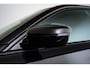 BMW 3-Serie 330e M Sport - Ambiance verlichting - Parking Assistant - Getinte Ruiten - Elektrisch verwarmde voorstoelen - In de breedte verstelbare rugleuning voor bestuurder -