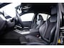 BMW 3-Serie 330e M Sport - Ambiance verlichting - Parking Assistant - Getinte Ruiten - Elektrisch verwarmde voorstoelen - In de breedte verstelbare rugleuning voor bestuurder -