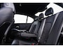 BMW 3-Serie 330e M Sport - Ambiance verlichting - Parking Assistant - Getinte Ruiten - Elektrisch verwarmde voorstoelen - In de breedte verstelbare rugleuning voor bestuurder -