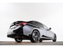 BMW 3-Serie 330e M Sport - Ambiance verlichting - Parking Assistant - Getinte Ruiten - Elektrisch verwarmde voorstoelen - In de breedte verstelbare rugleuning voor bestuurder -