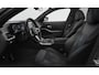 BMW 3-Serie 330e M Sport - Ambiance verlichting - Parking Assistant - Getinte Ruiten - Elektrisch verwarmde voorstoelen - In de breedte verstelbare rugleuning voor bestuurder -